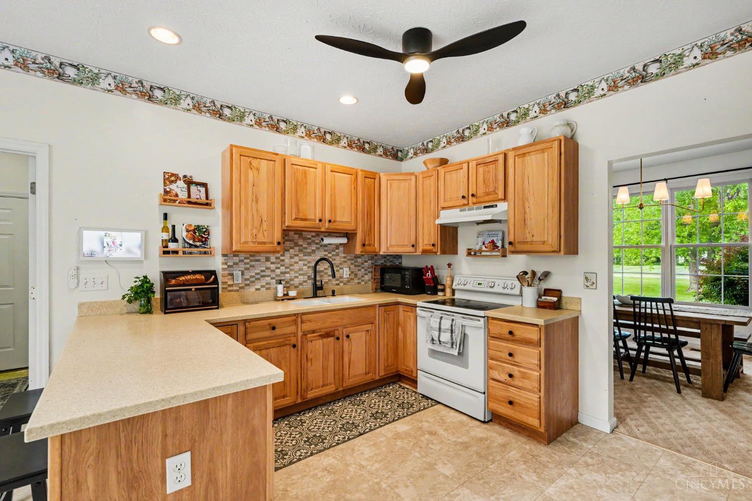 3920 Pine View