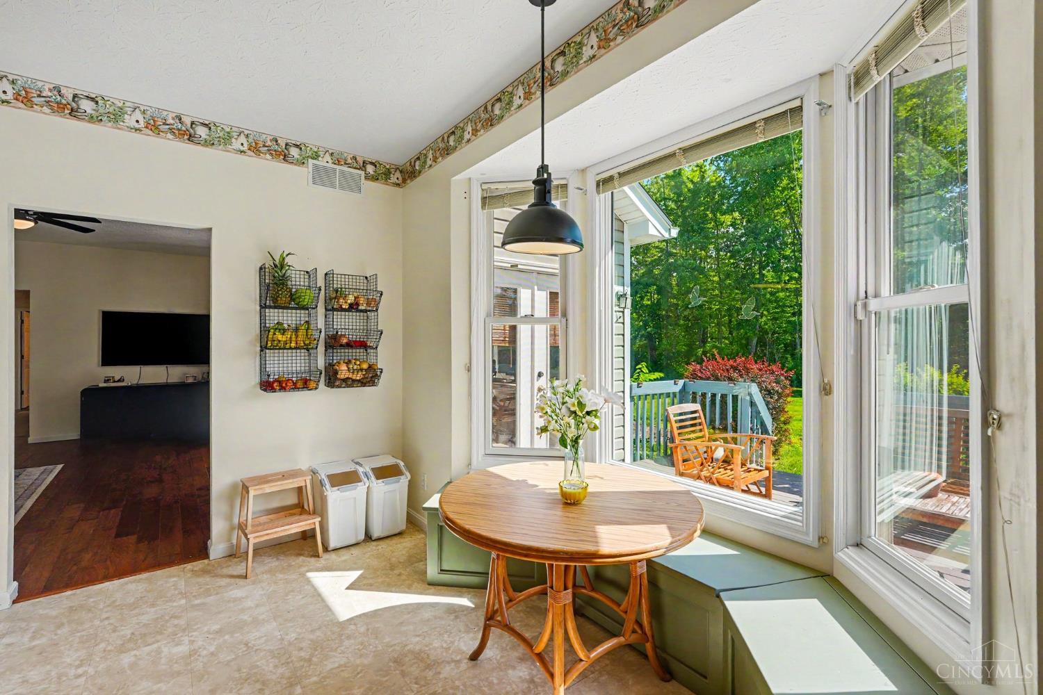 3920 Pine View