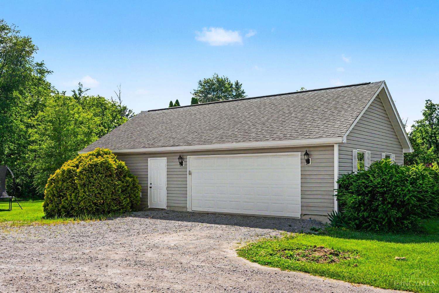 3920 Pine View