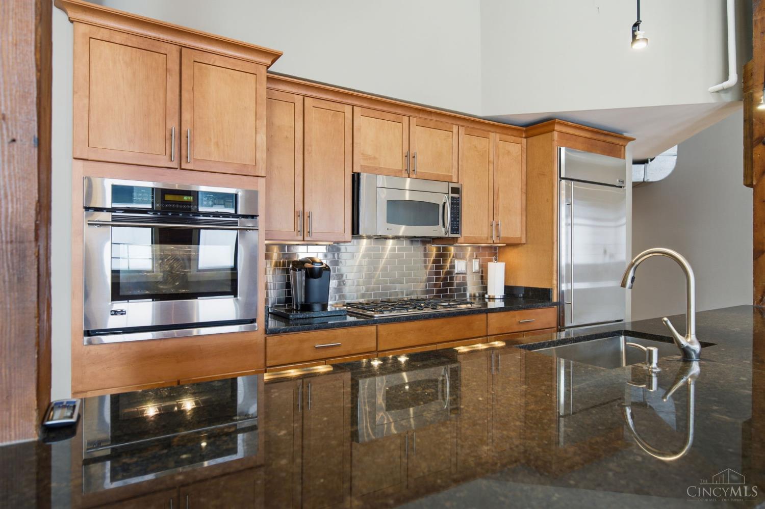 26 E Sixth Street 803