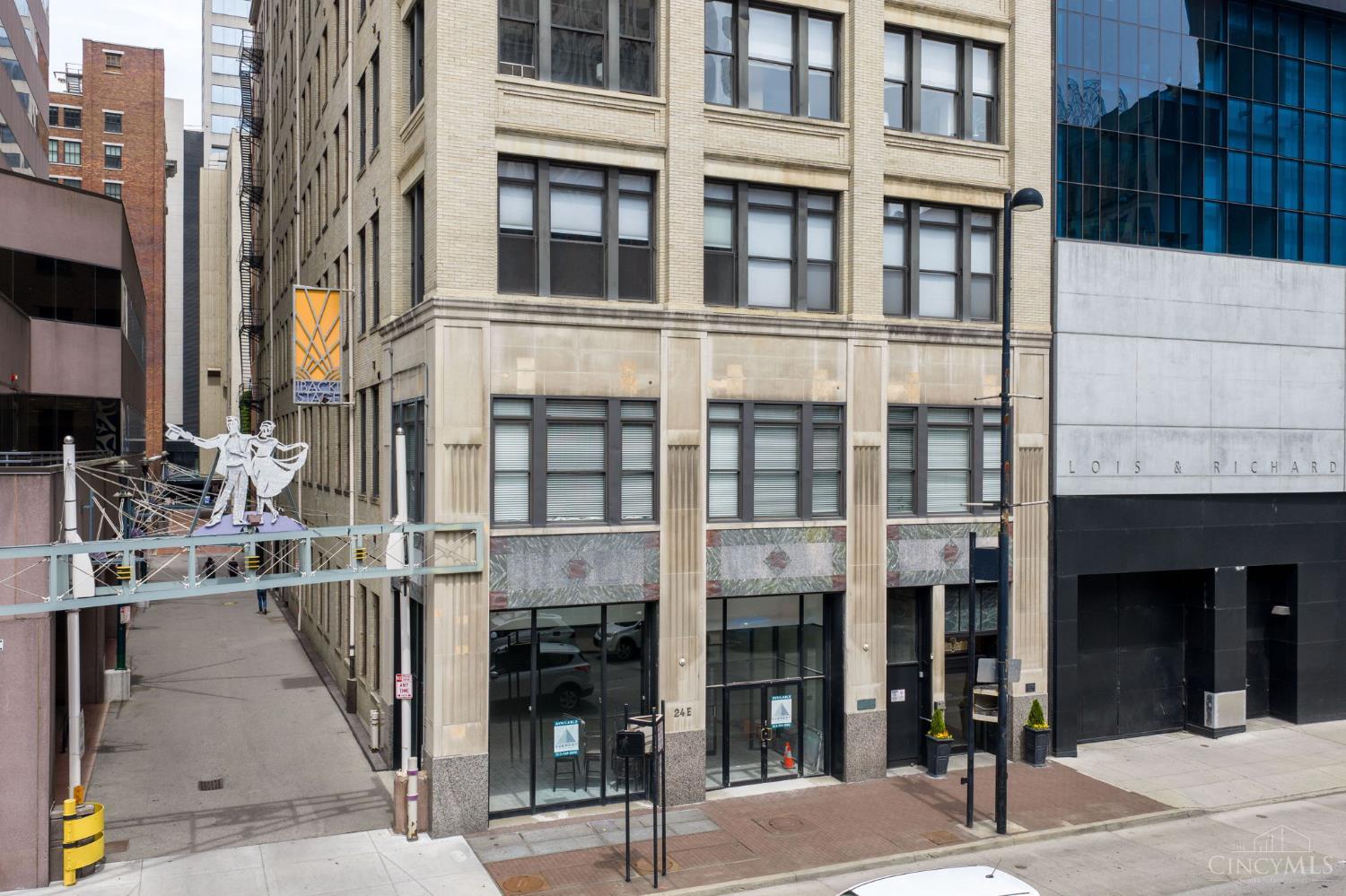 26 E Sixth Street 803