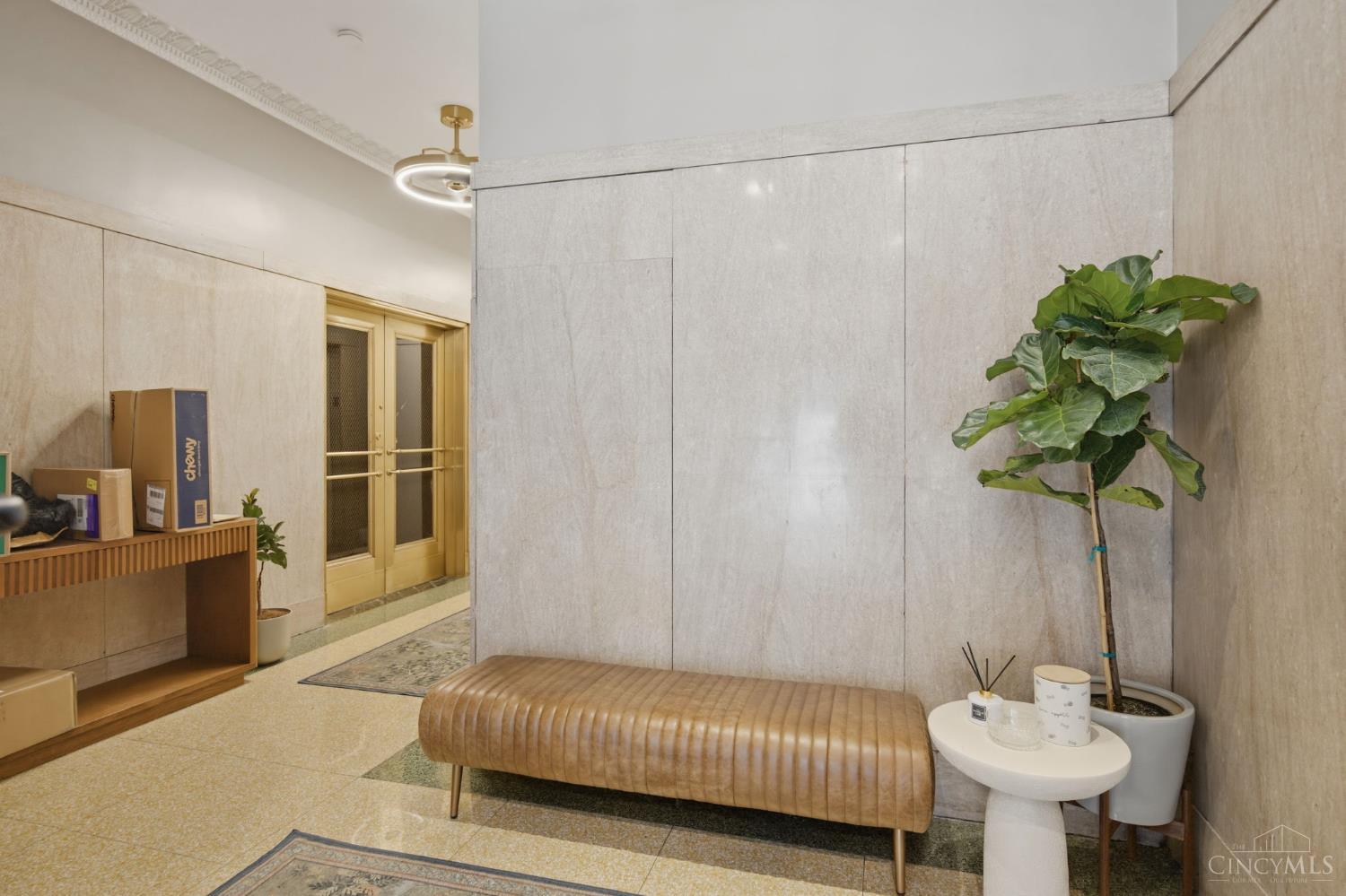 26 E Sixth Street 803