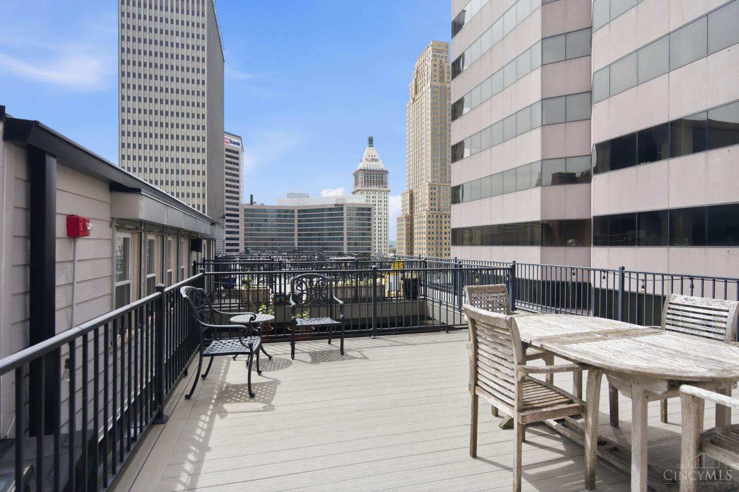 26 E Sixth Street 803