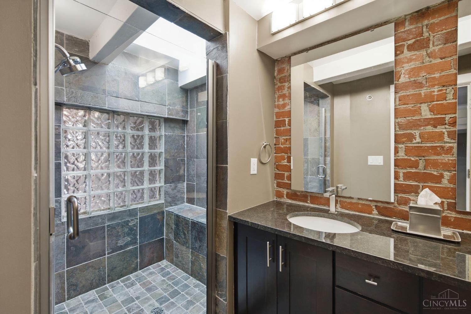 26 E Sixth Street 803