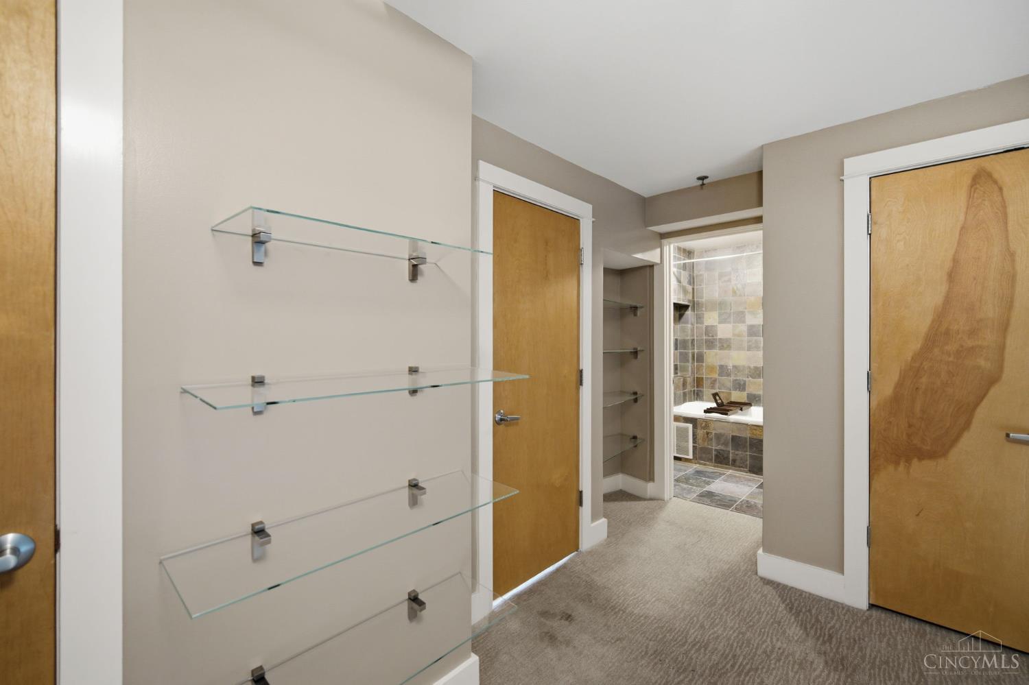 26 E Sixth Street 803