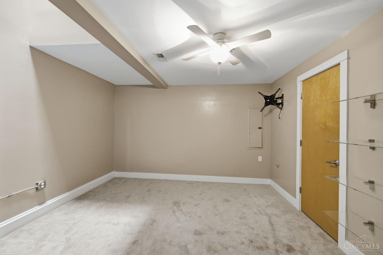 26 E Sixth Street 803