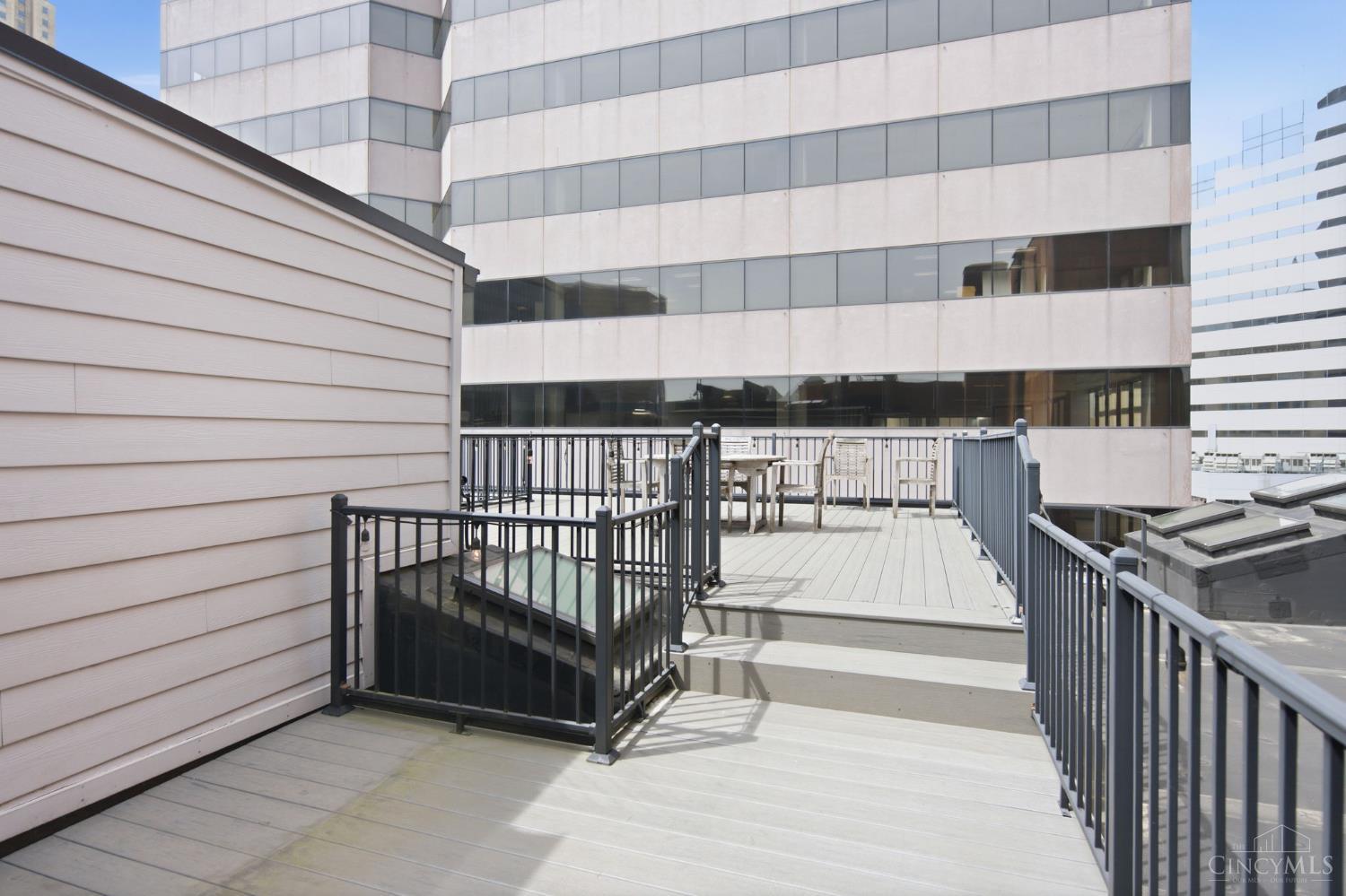 26 E Sixth Street 803