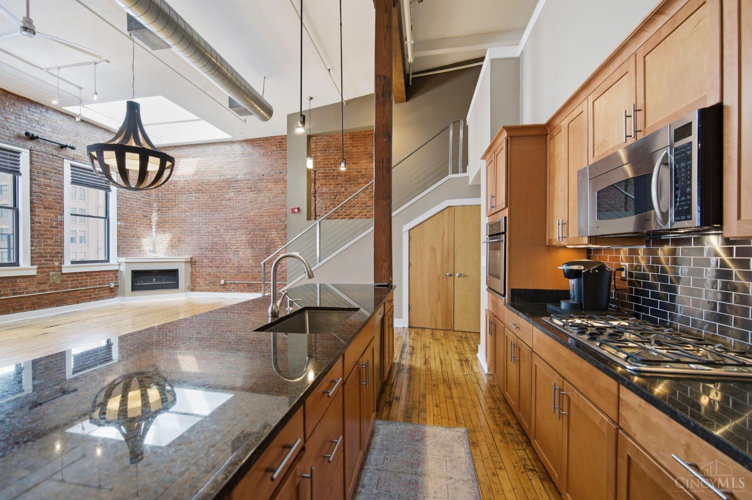 26 E Sixth Street 803