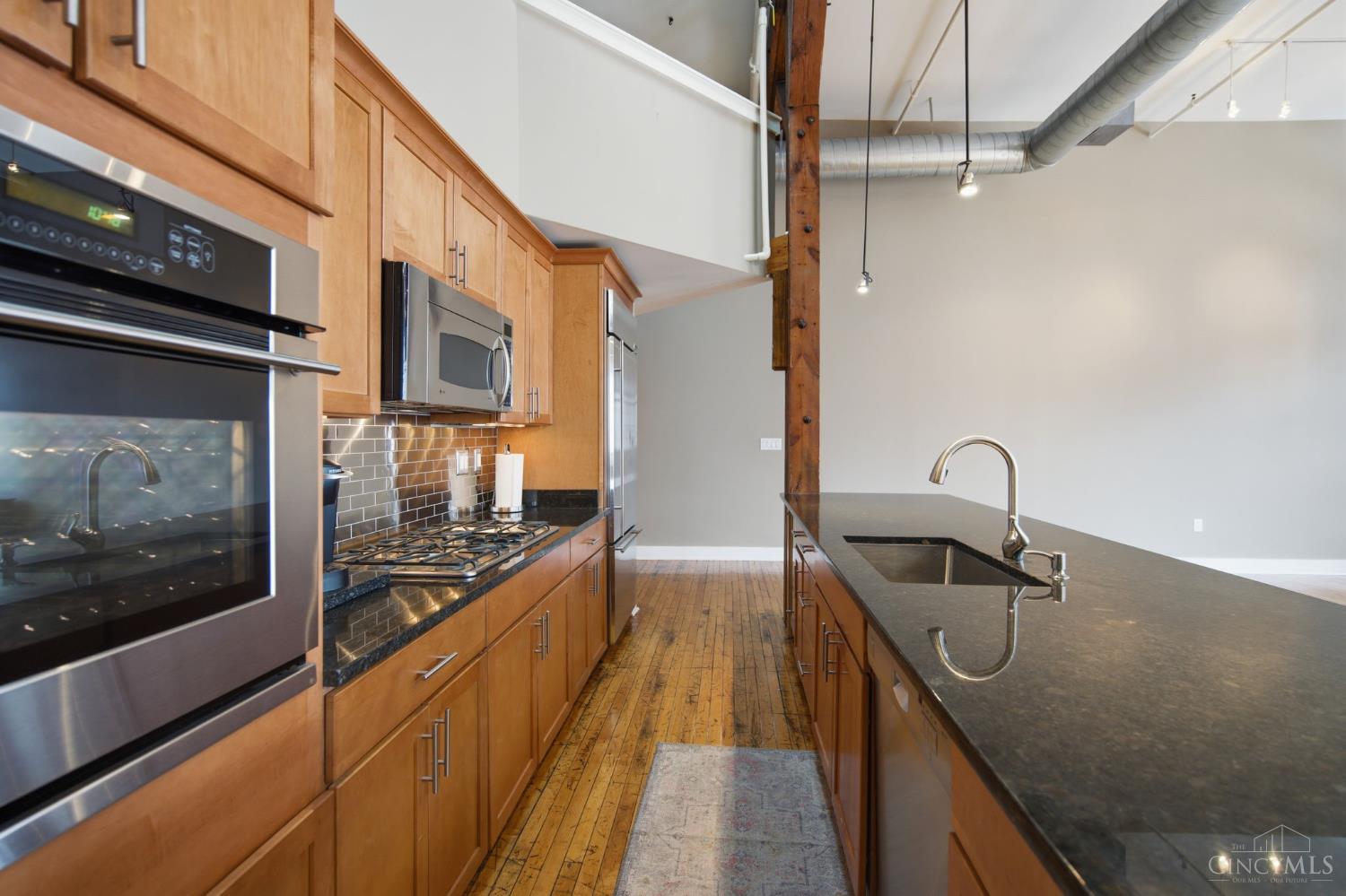 26 E Sixth Street 803