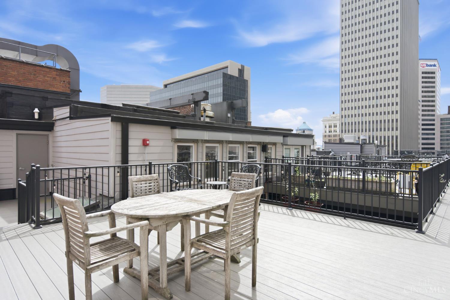 26 E Sixth Street 803