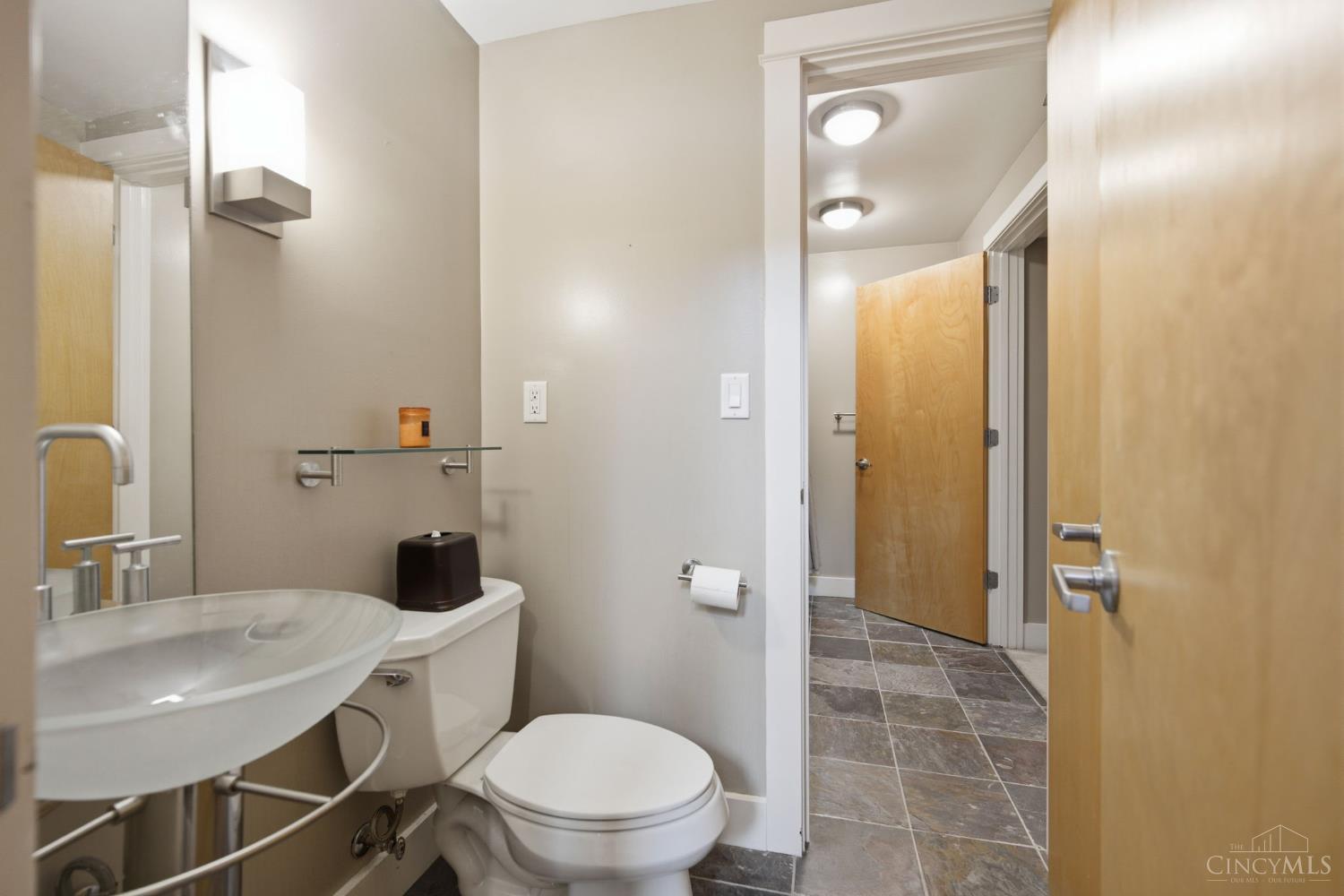 26 E Sixth Street 803