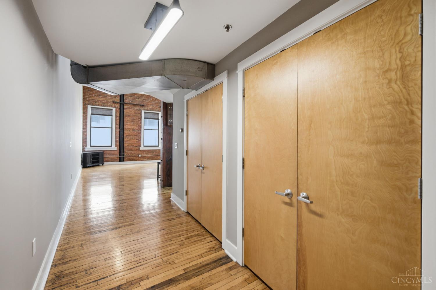 26 E Sixth Street 803