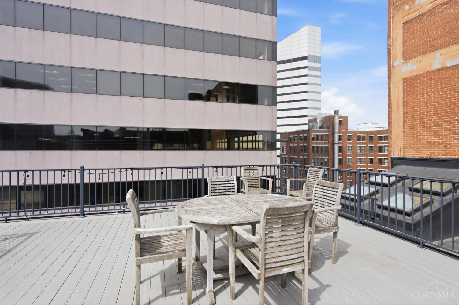 26 E Sixth Street 803