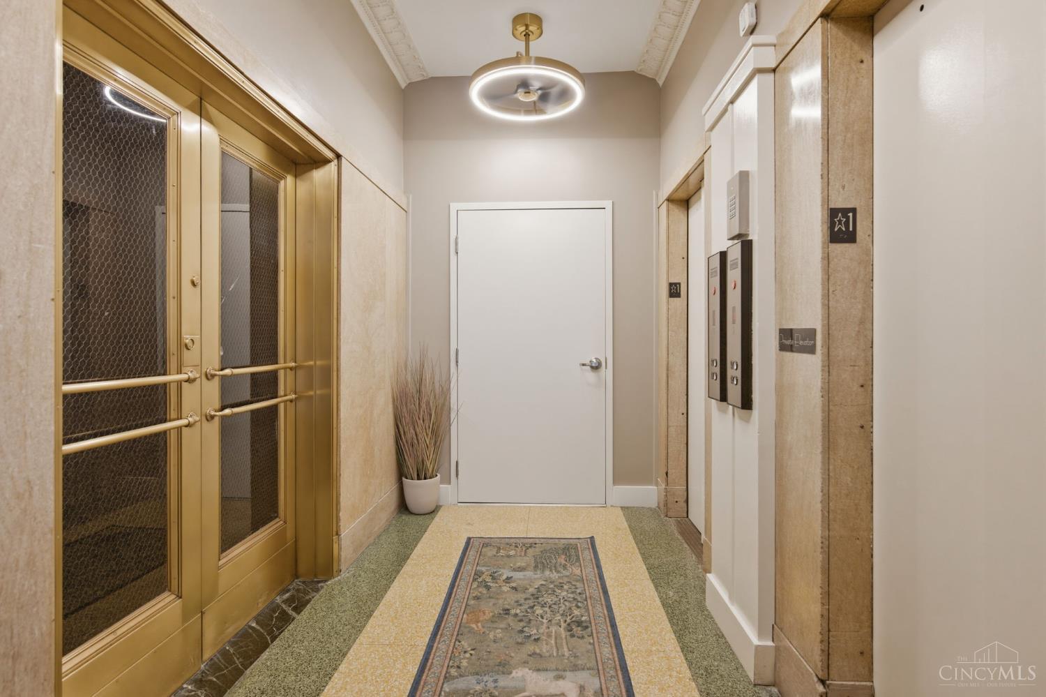 26 E Sixth Street 803