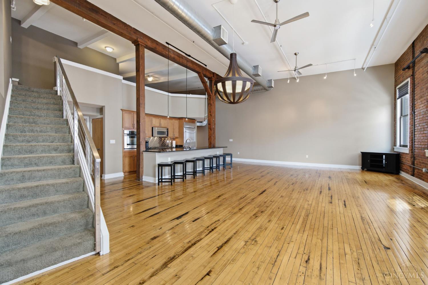 26 E Sixth Street 803