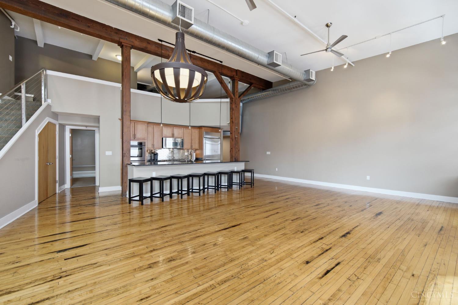 26 E Sixth Street 803