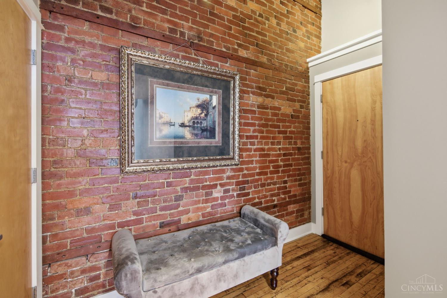 26 E Sixth Street 803