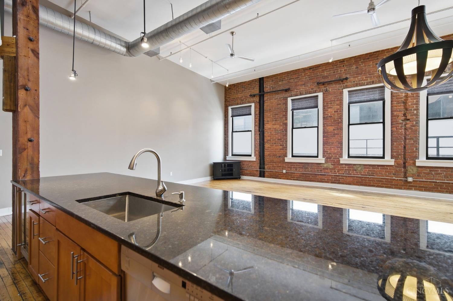 26 E Sixth Street 803