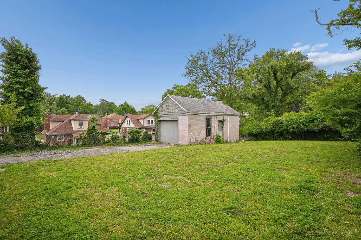 6815 Montgomery Road