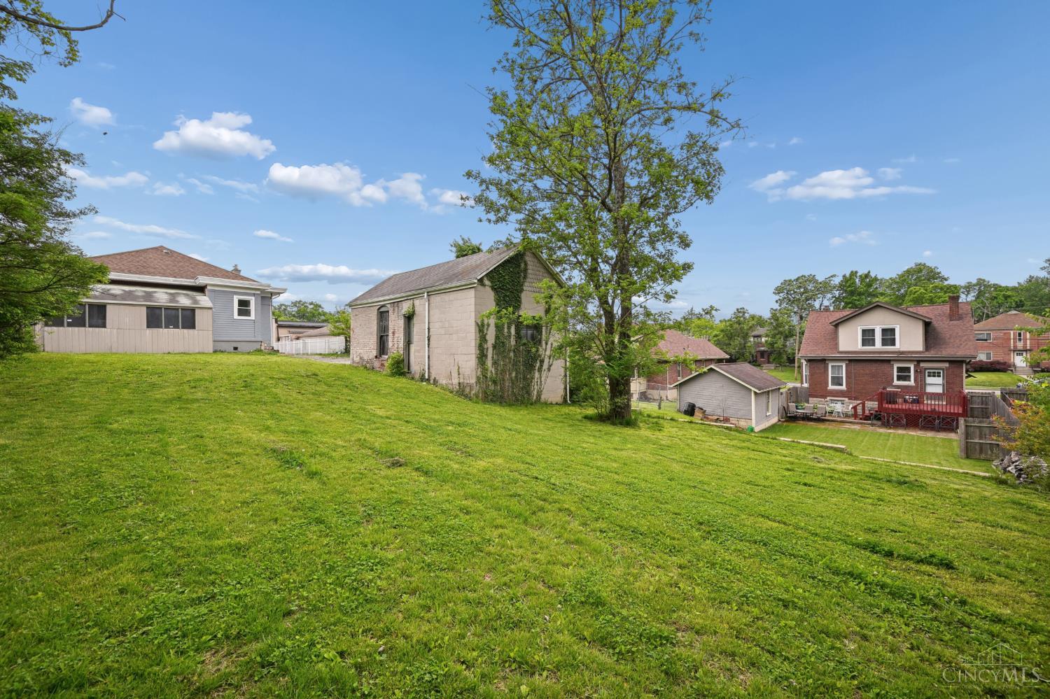 6815 Montgomery Road