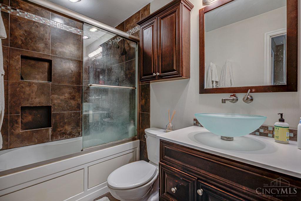 6820 Spring Arbor Drive
