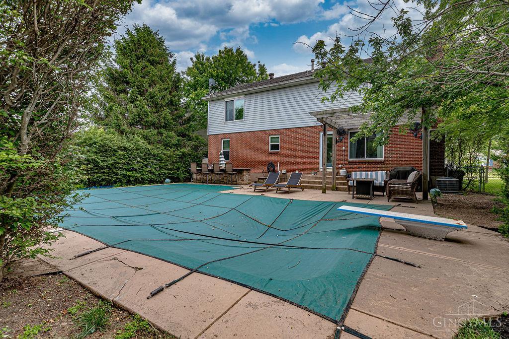 6820 Spring Arbor Drive