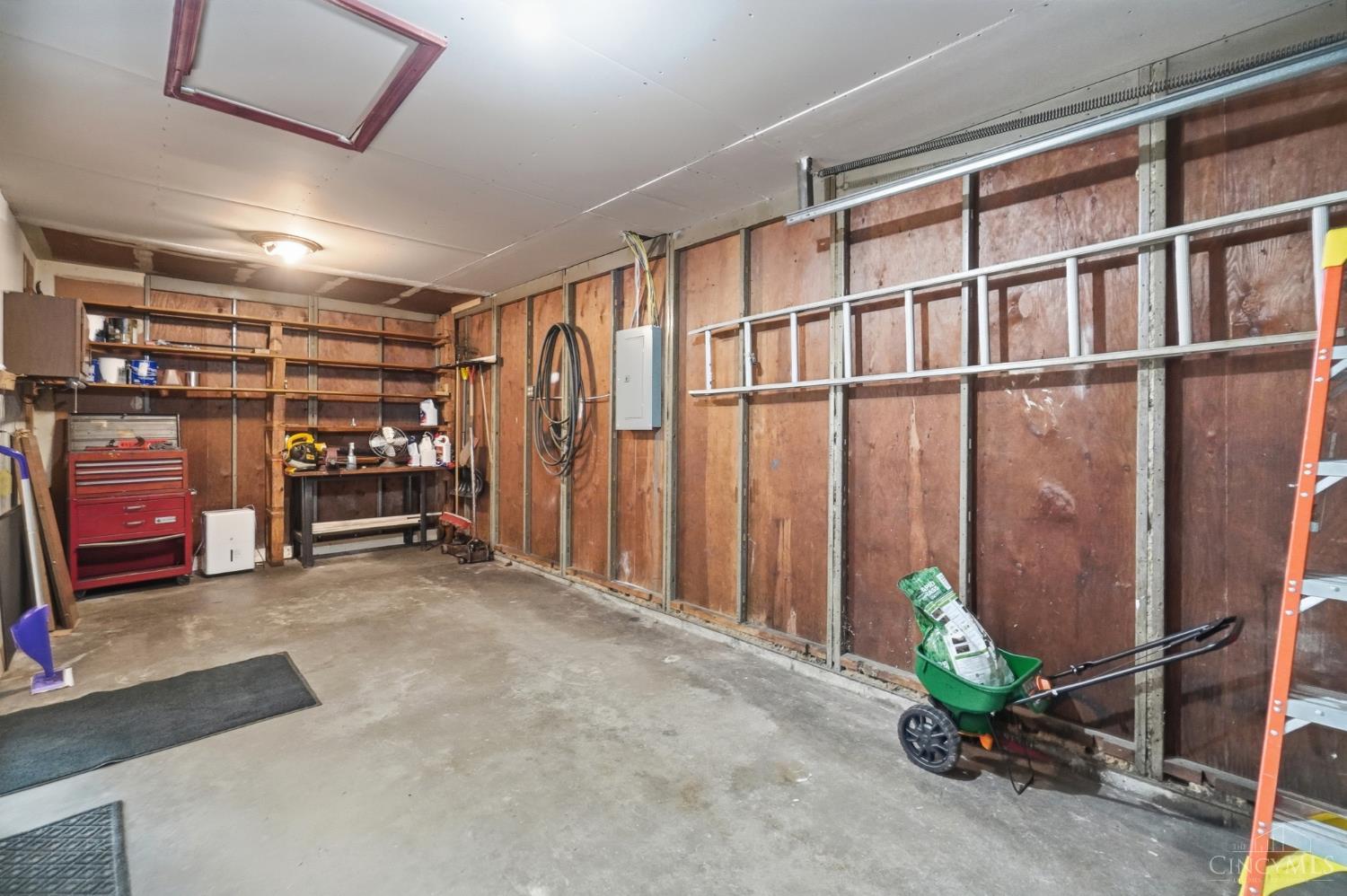 1010 Stratford Place