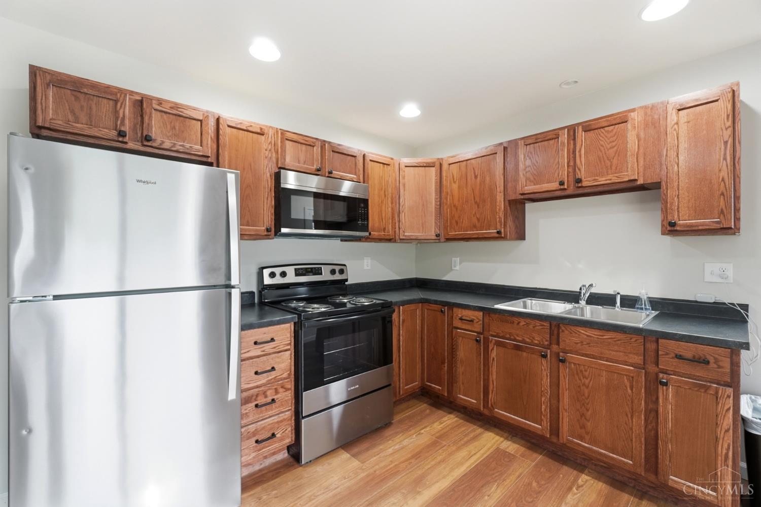 1010 Stratford Place