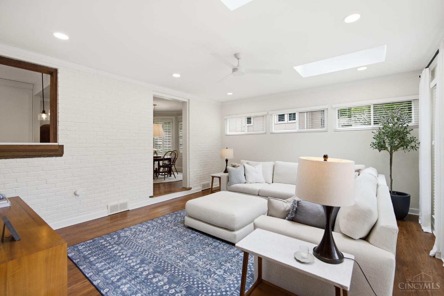 877 Tweed Avenue