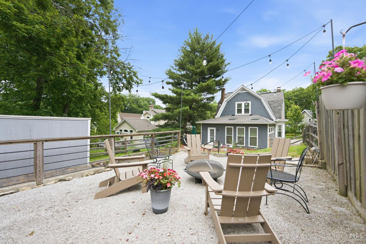 877 Tweed Avenue