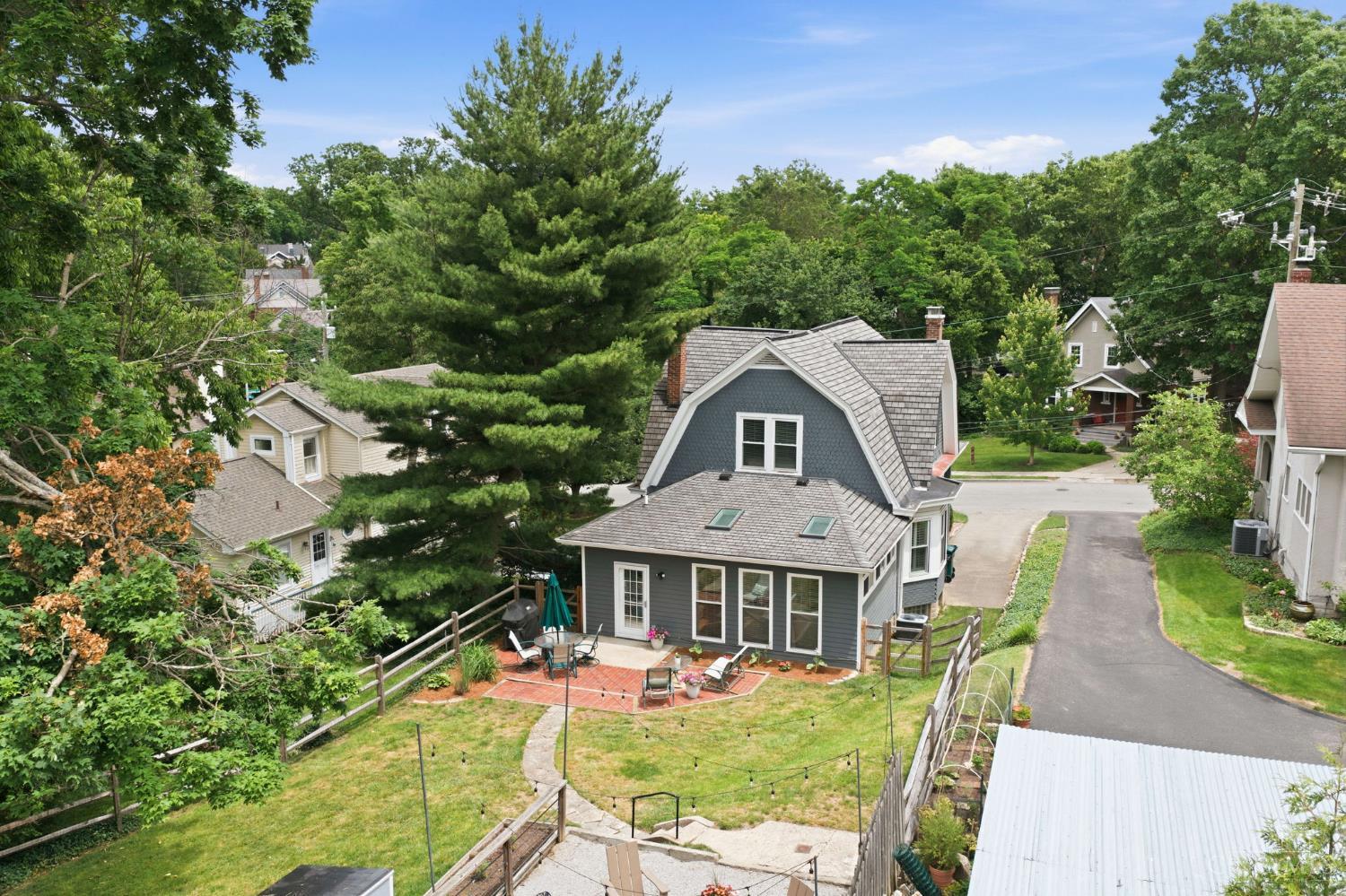 877 Tweed Avenue