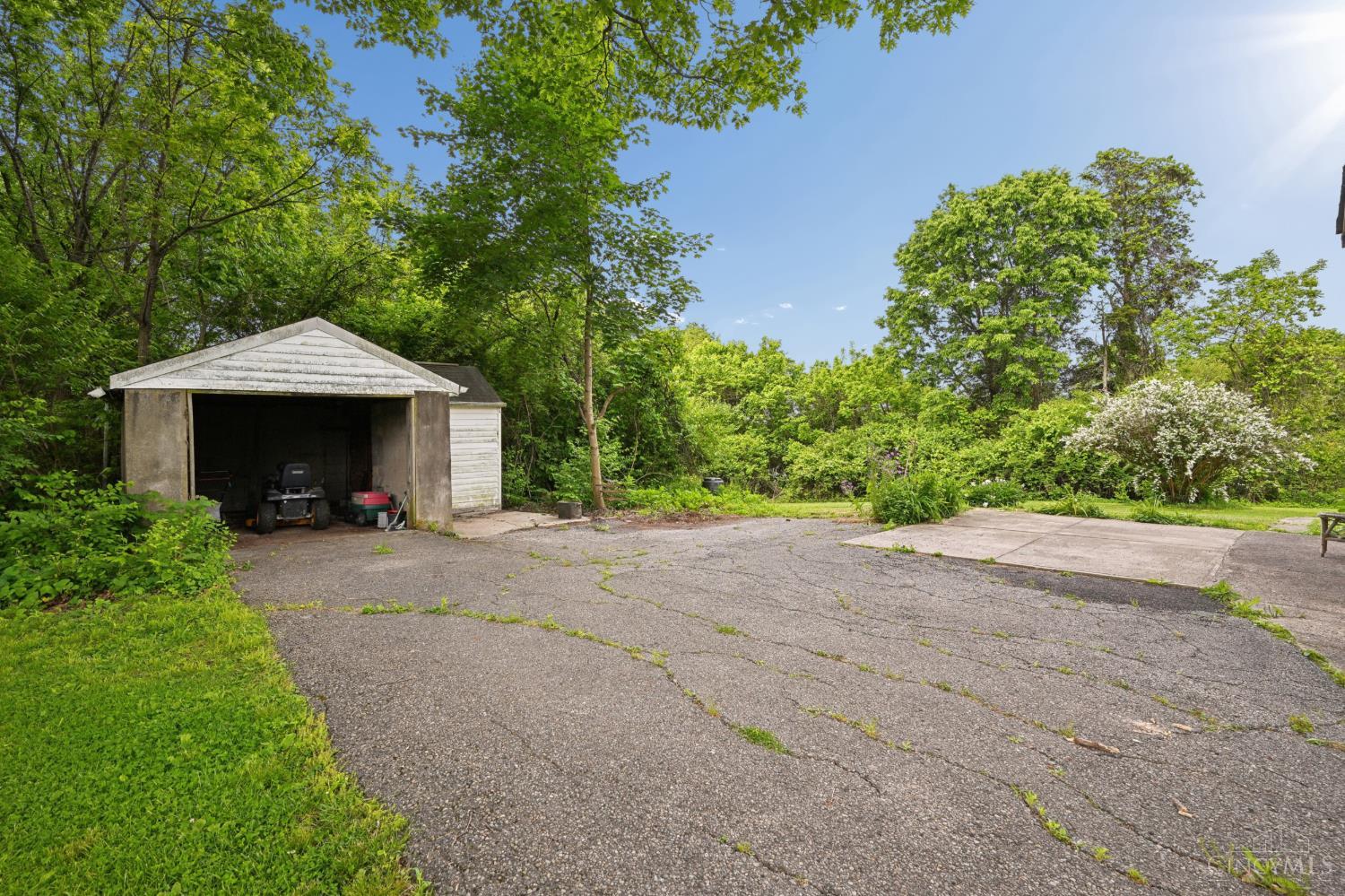4281 Boomer Road