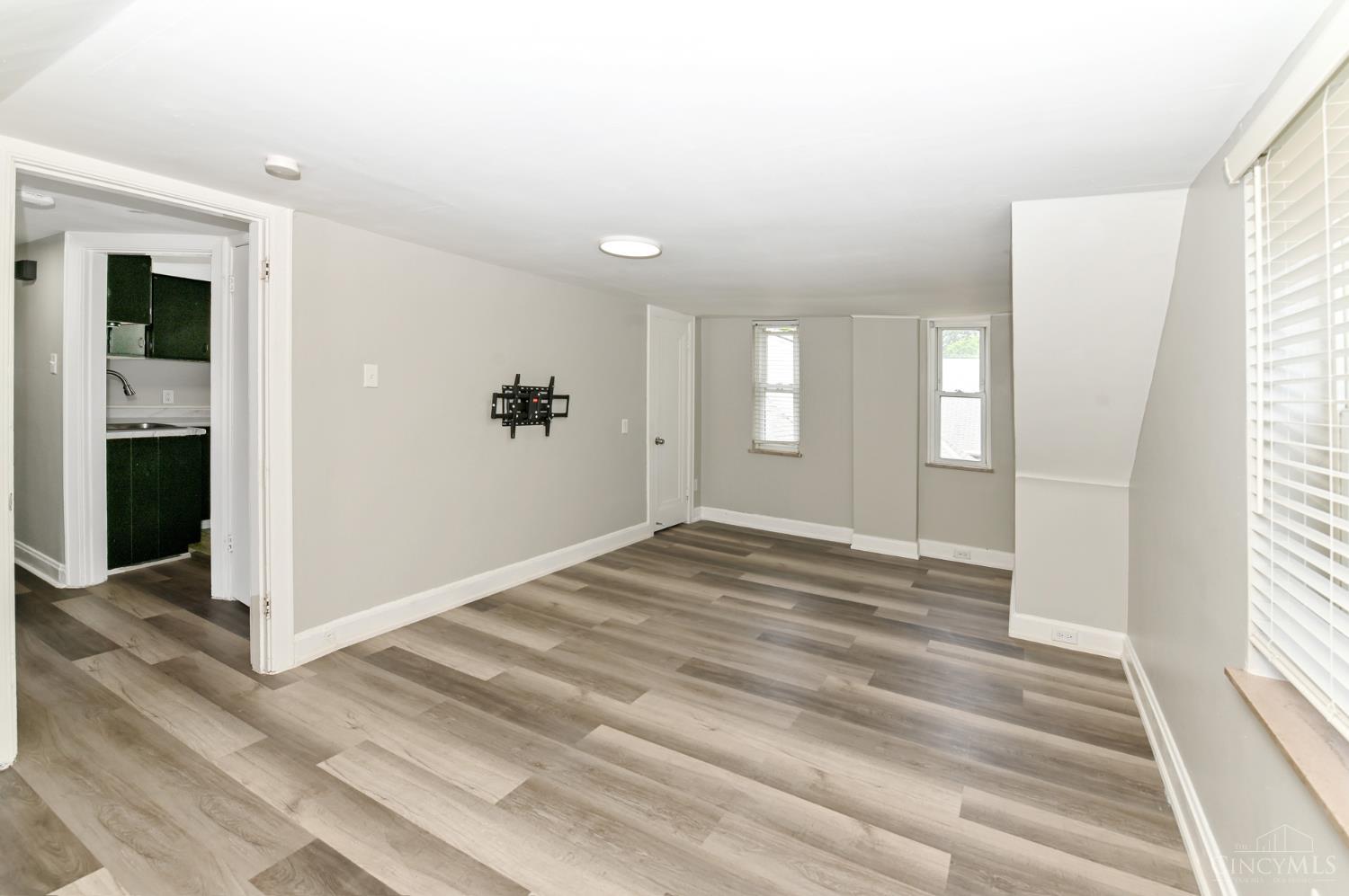 506 Mentola Avenue