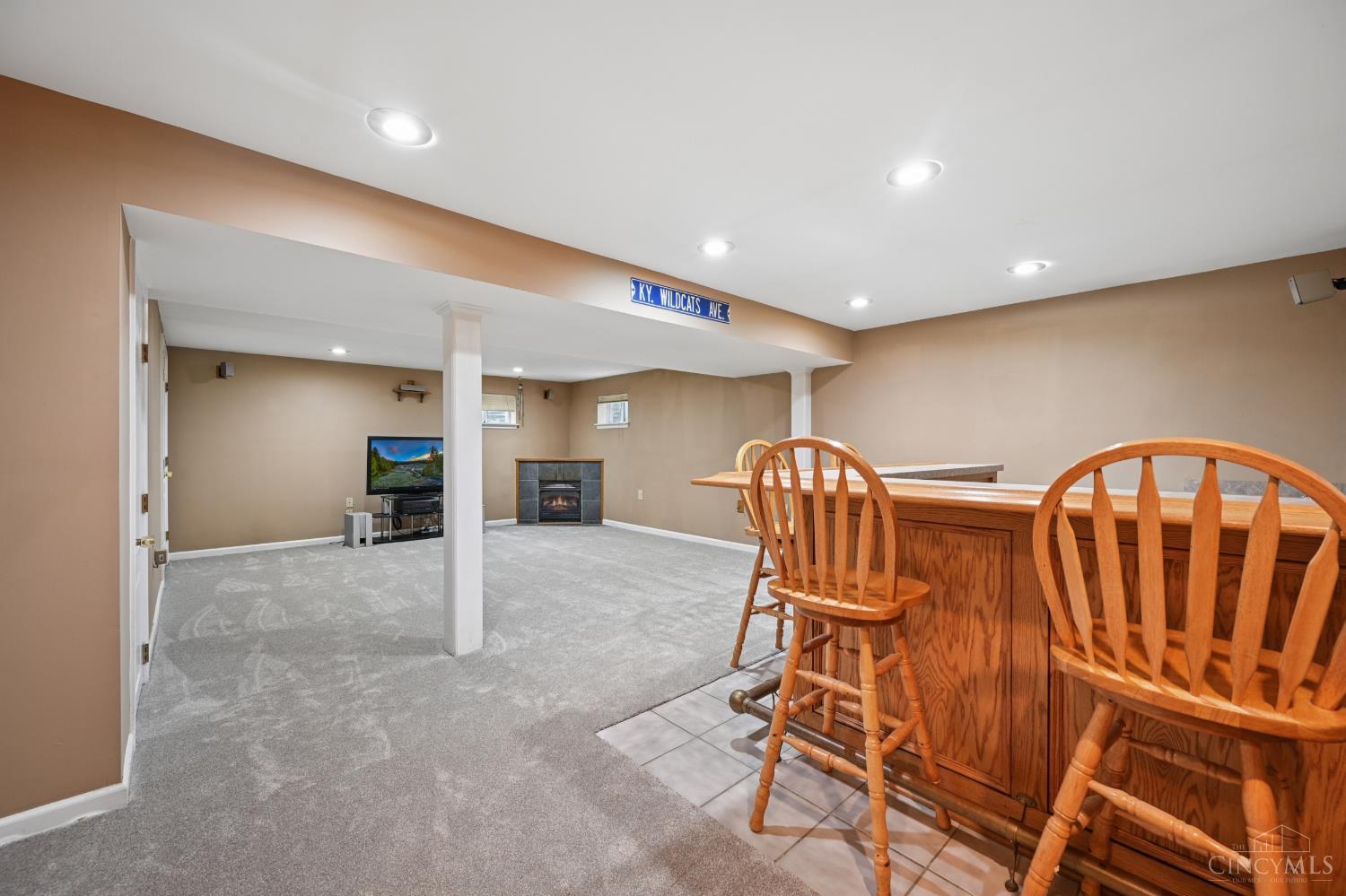8592 Sunmont Drive