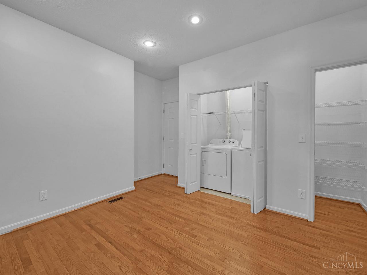 955 Crossing Pointe 8E