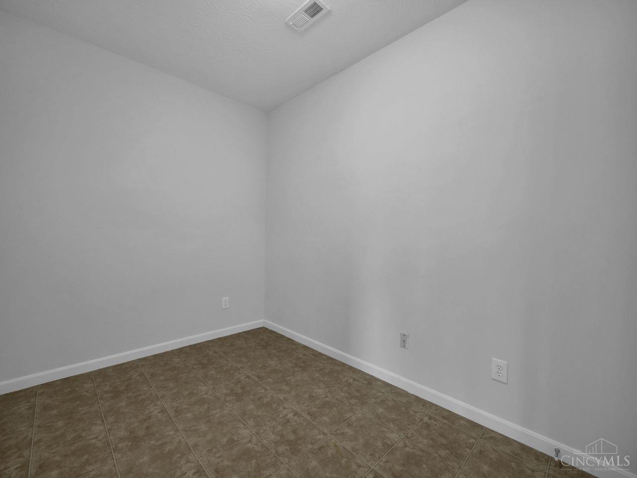 955 Crossing Pointe 8E