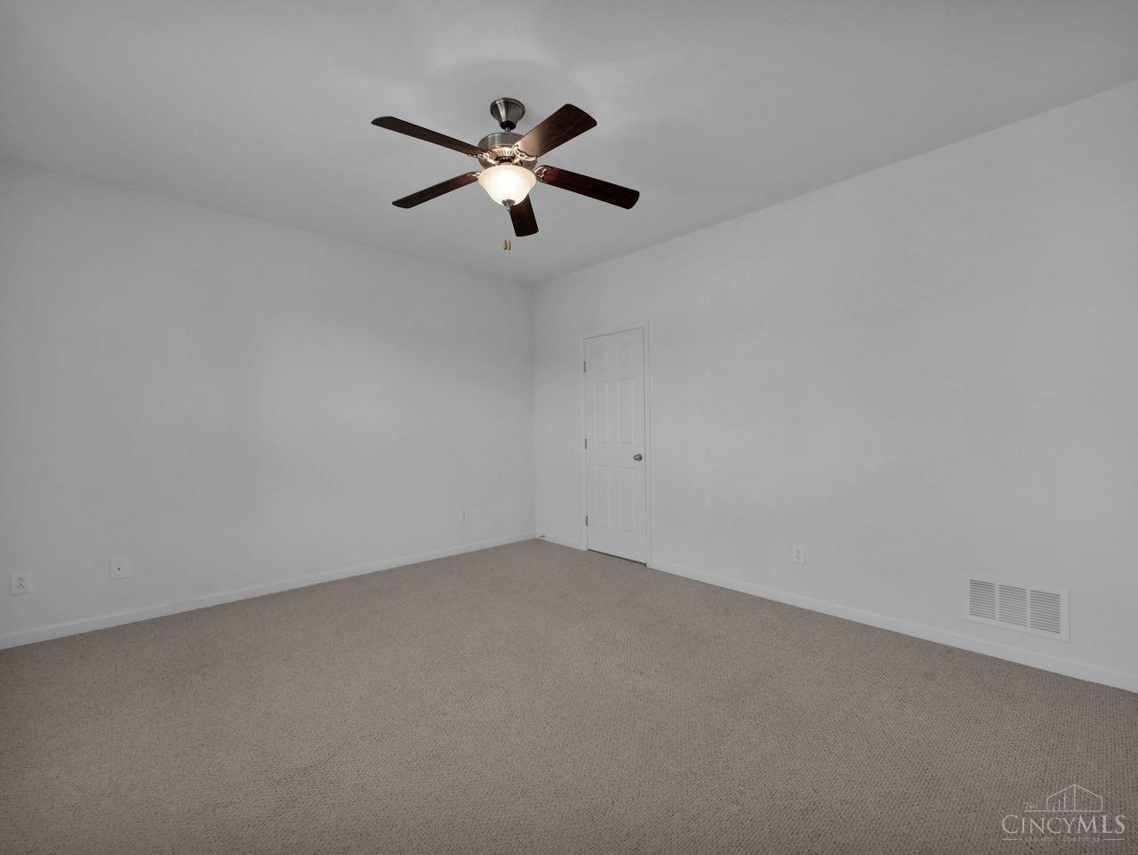955 Crossing Pointe 8E