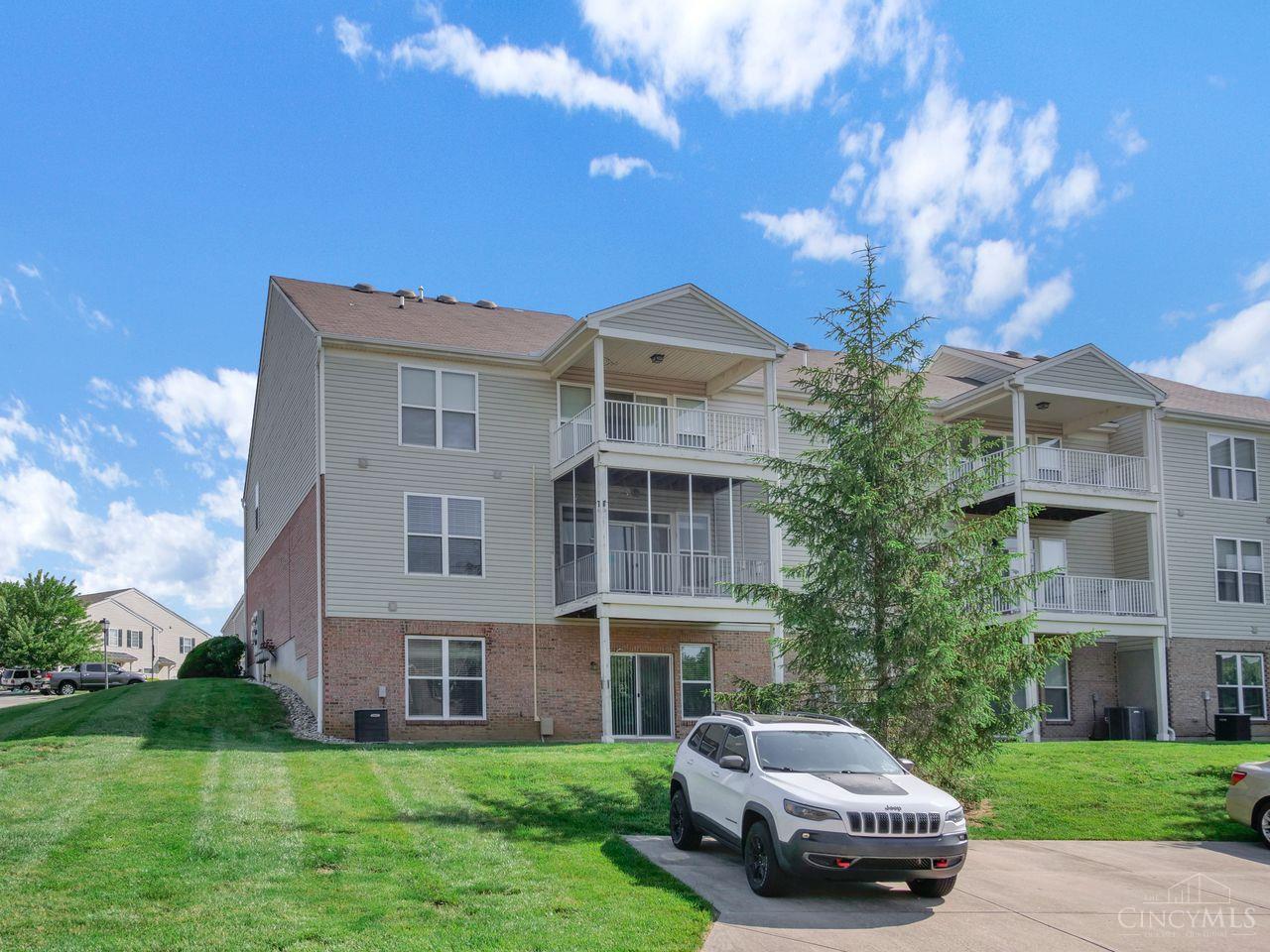 955 Crossing Pointe 8E