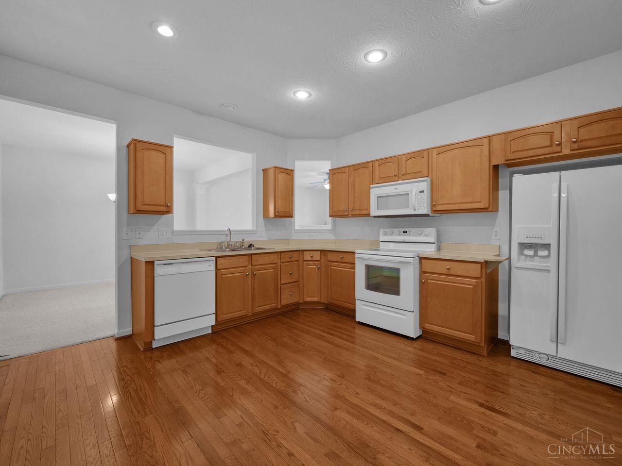 955 Crossing Pointe 8E