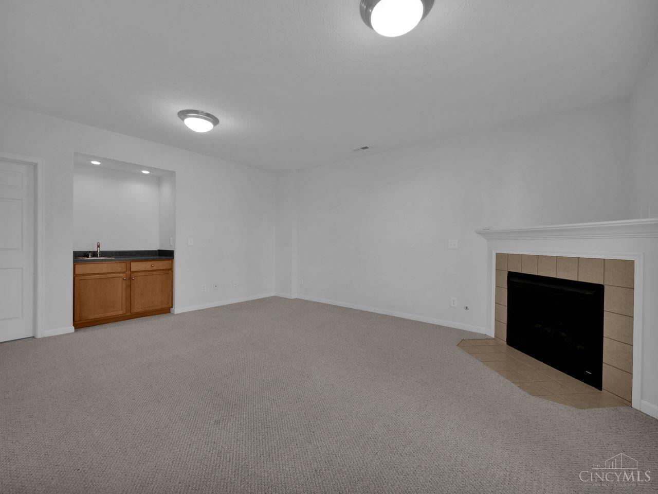 955 Crossing Pointe 8E