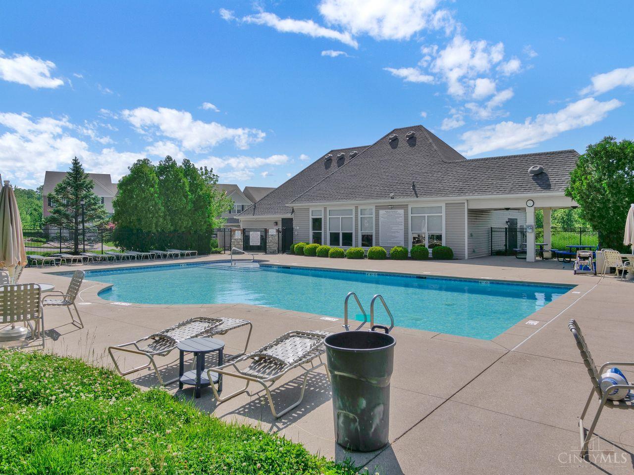 955 Crossing Pointe 8E