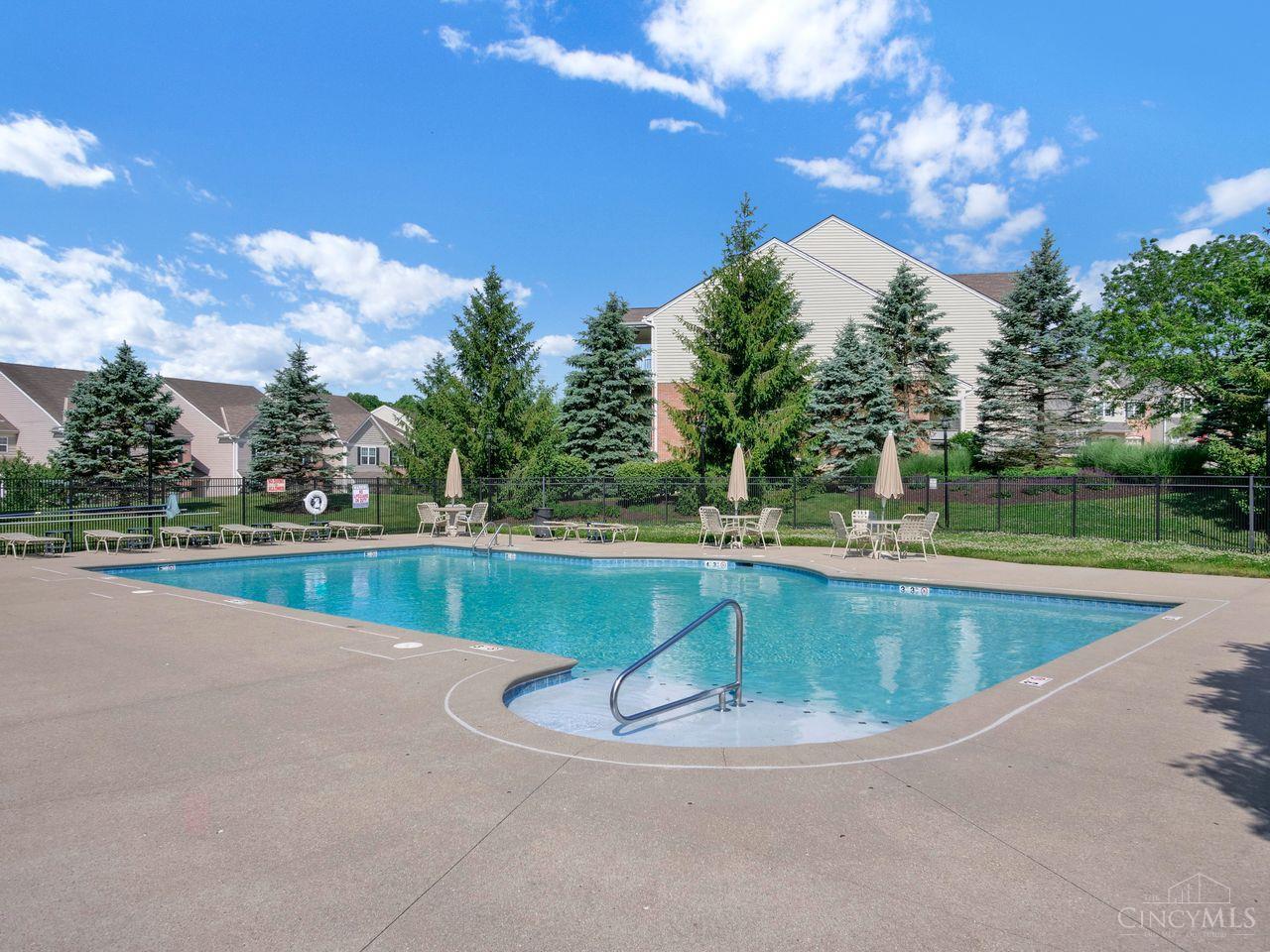 955 Crossing Pointe 8E