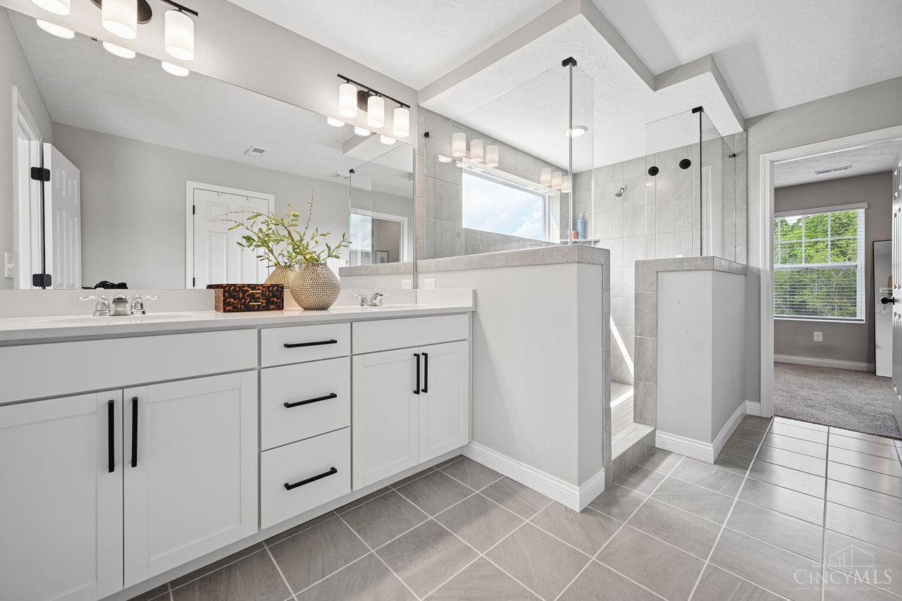 4929 Shadow Hawk Drive