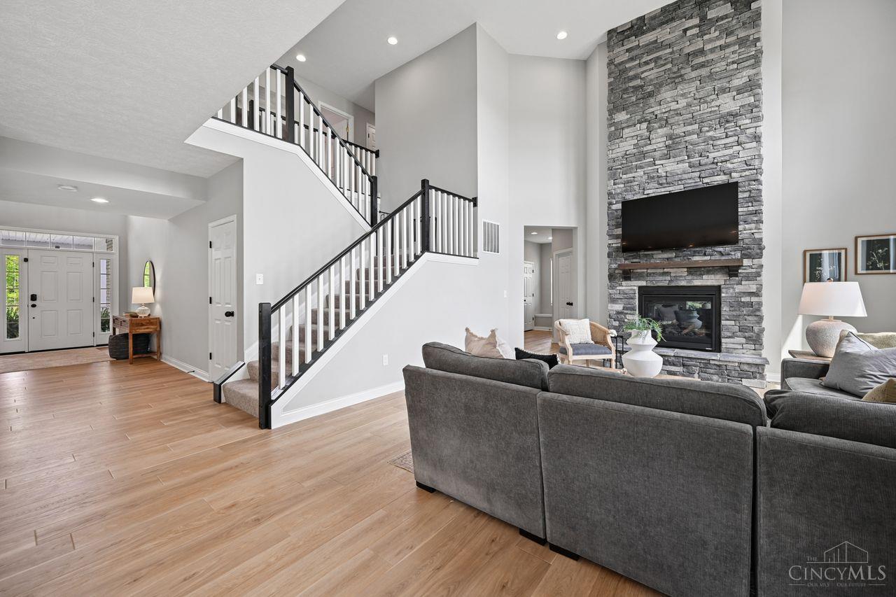 4929 Shadow Hawk Drive