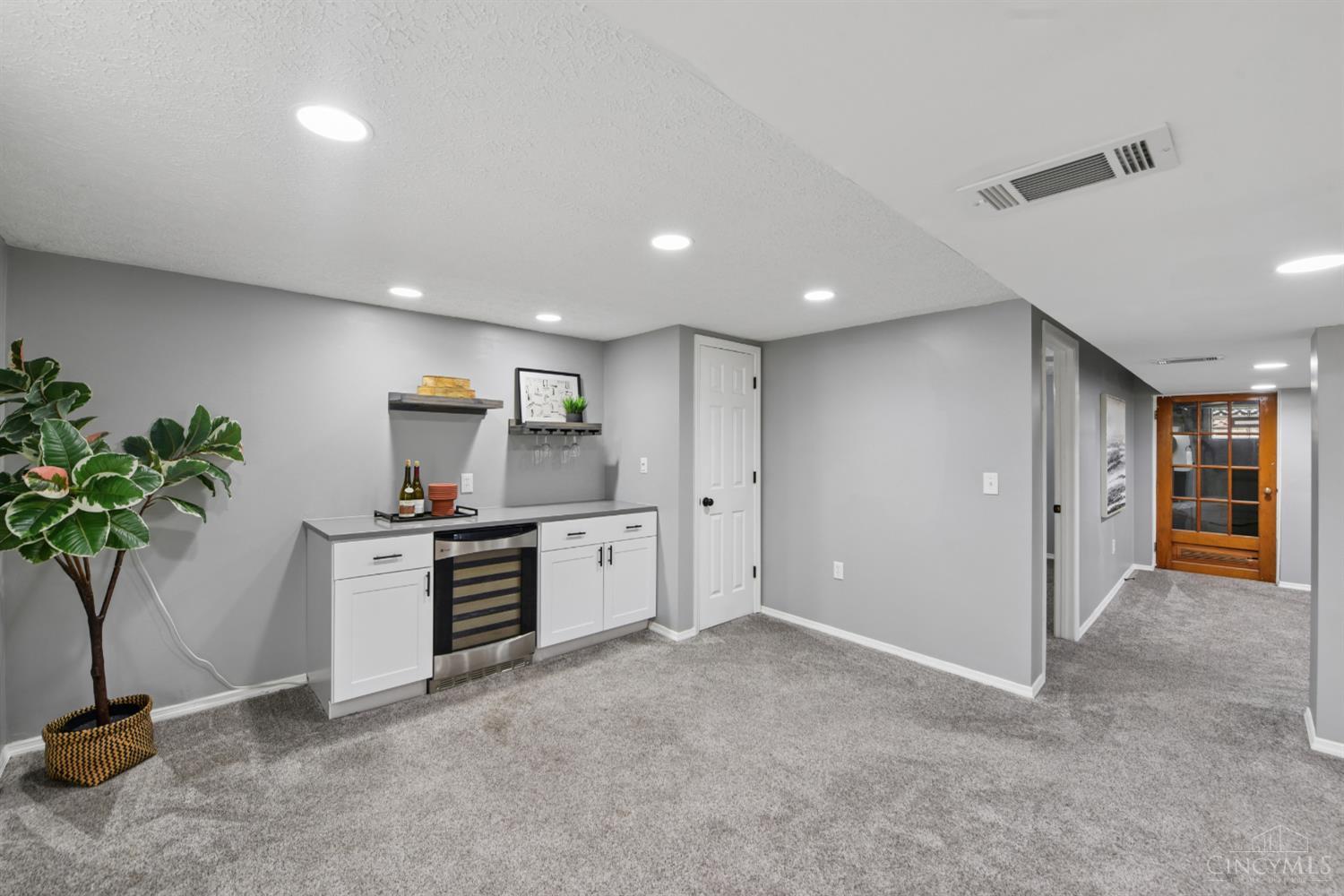 5692 Lauderdale Drive