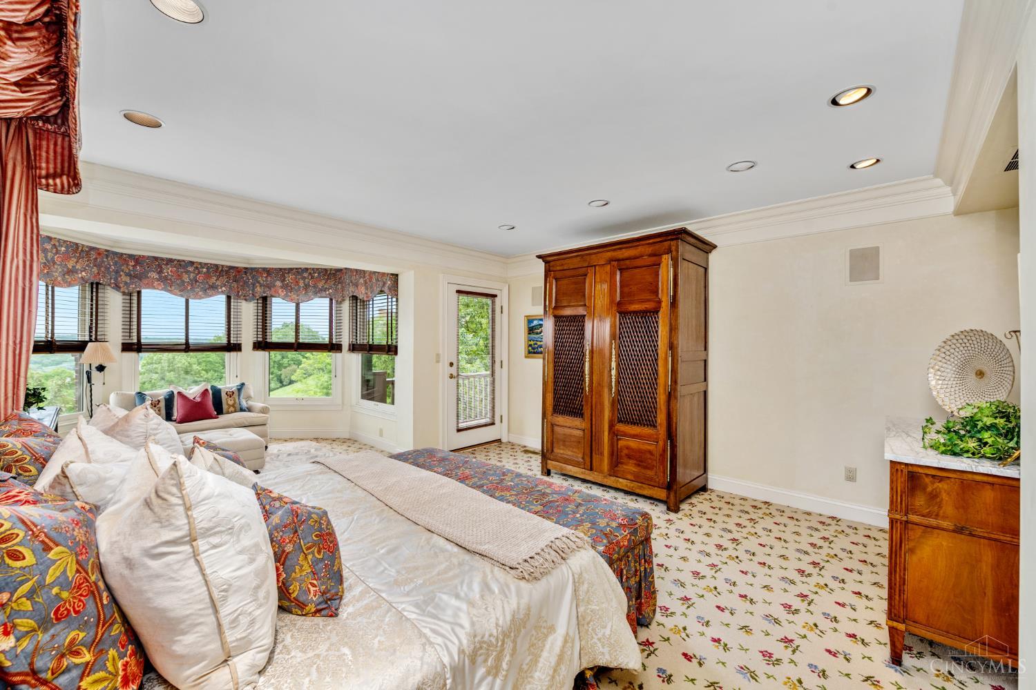 7352 Riverpoint Lane
