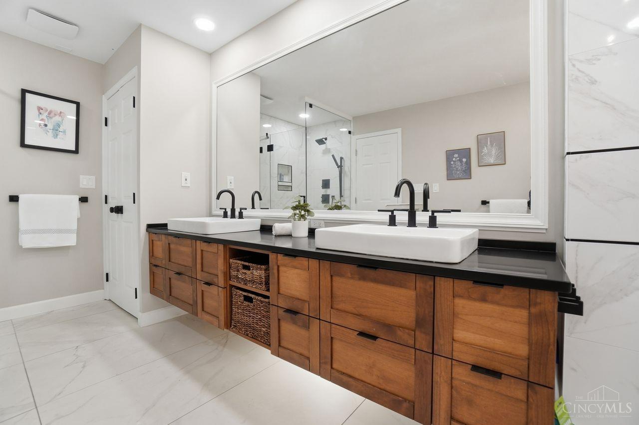 584 Cottingwood Court