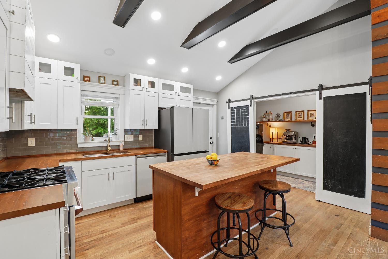 4669 Beechwood Road