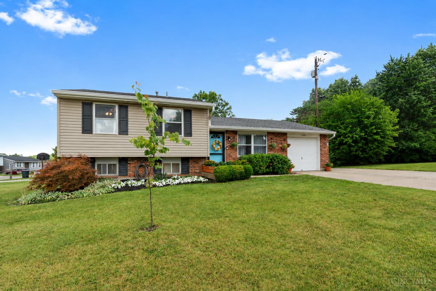 5176 Dundas Drive
