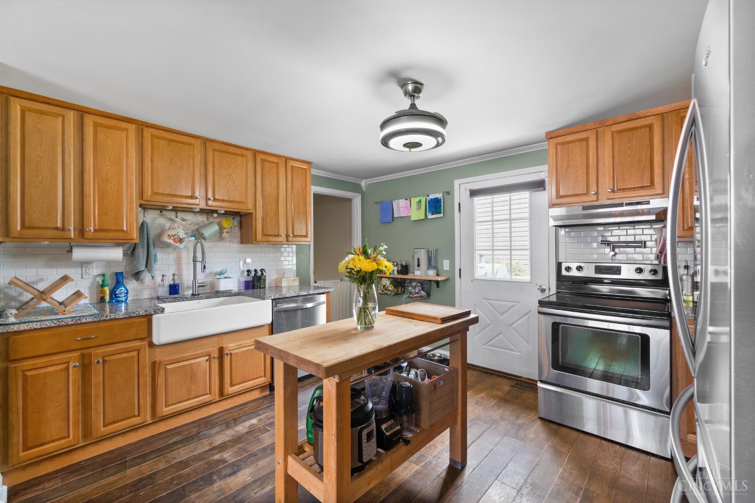 5176 Dundas Drive